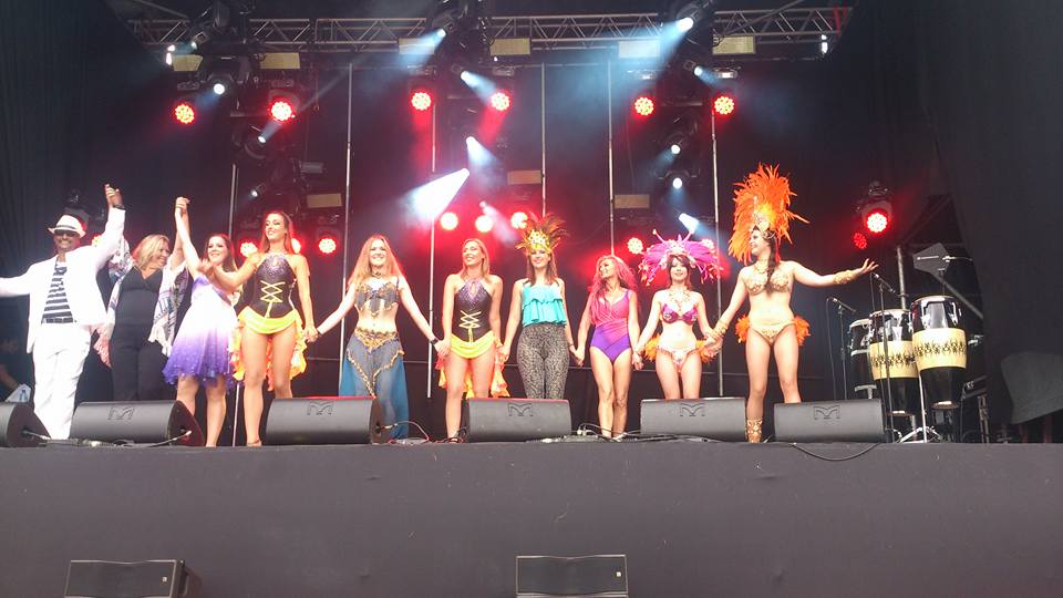 photo3: pose finale de l'équipe de spectacle complète d'Etage Tropical aux Gentse Feesten